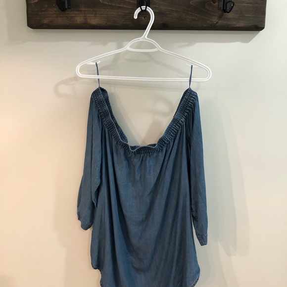 Top - Picture 2 of 2